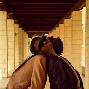 Meet your Posher, Atangatwins